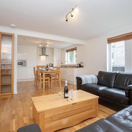 Dwellcome Home Ltd 2 King Beds West End Apt, Half Mile To Union Street Yet Quiet, Free Allocated Parking Space At Rear Entrance & Fast Wifi, Ideal For Long Term Contractor, Corporate, Etc Stays, Regular Housekeeping Option - See Our Site For Assuranc Αμπερντήν Εξωτερικό φωτογραφία