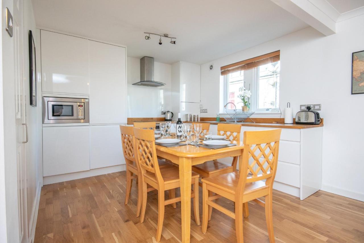 Dwellcome Home Ltd 2 King Beds West End Apt, Half Mile To Union Street Yet Quiet, Free Allocated Parking Space At Rear Entrance & Fast Wifi, Ideal For Long Term Contractor, Corporate, Etc Stays, Regular Housekeeping Option - See Our Site For Assuranc Αμπερντήν Εξωτερικό φωτογραφία