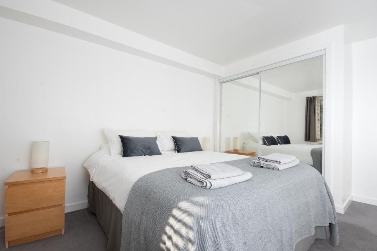 Dwellcome Home Ltd 2 King Beds West End Apt, Half Mile To Union Street Yet Quiet, Free Allocated Parking Space At Rear Entrance & Fast Wifi, Ideal For Long Term Contractor, Corporate, Etc Stays, Regular Housekeeping Option - See Our Site For Assuranc Αμπερντήν Εξωτερικό φωτογραφία