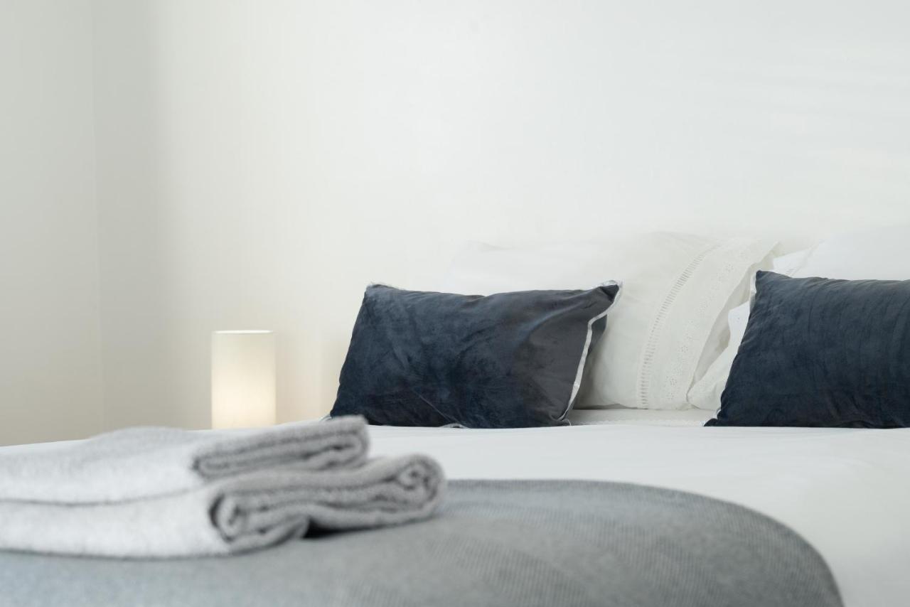 Dwellcome Home Ltd 2 King Beds West End Apt, Half Mile To Union Street Yet Quiet, Free Allocated Parking Space At Rear Entrance & Fast Wifi, Ideal For Long Term Contractor, Corporate, Etc Stays, Regular Housekeeping Option - See Our Site For Assuranc Αμπερντήν Εξωτερικό φωτογραφία
